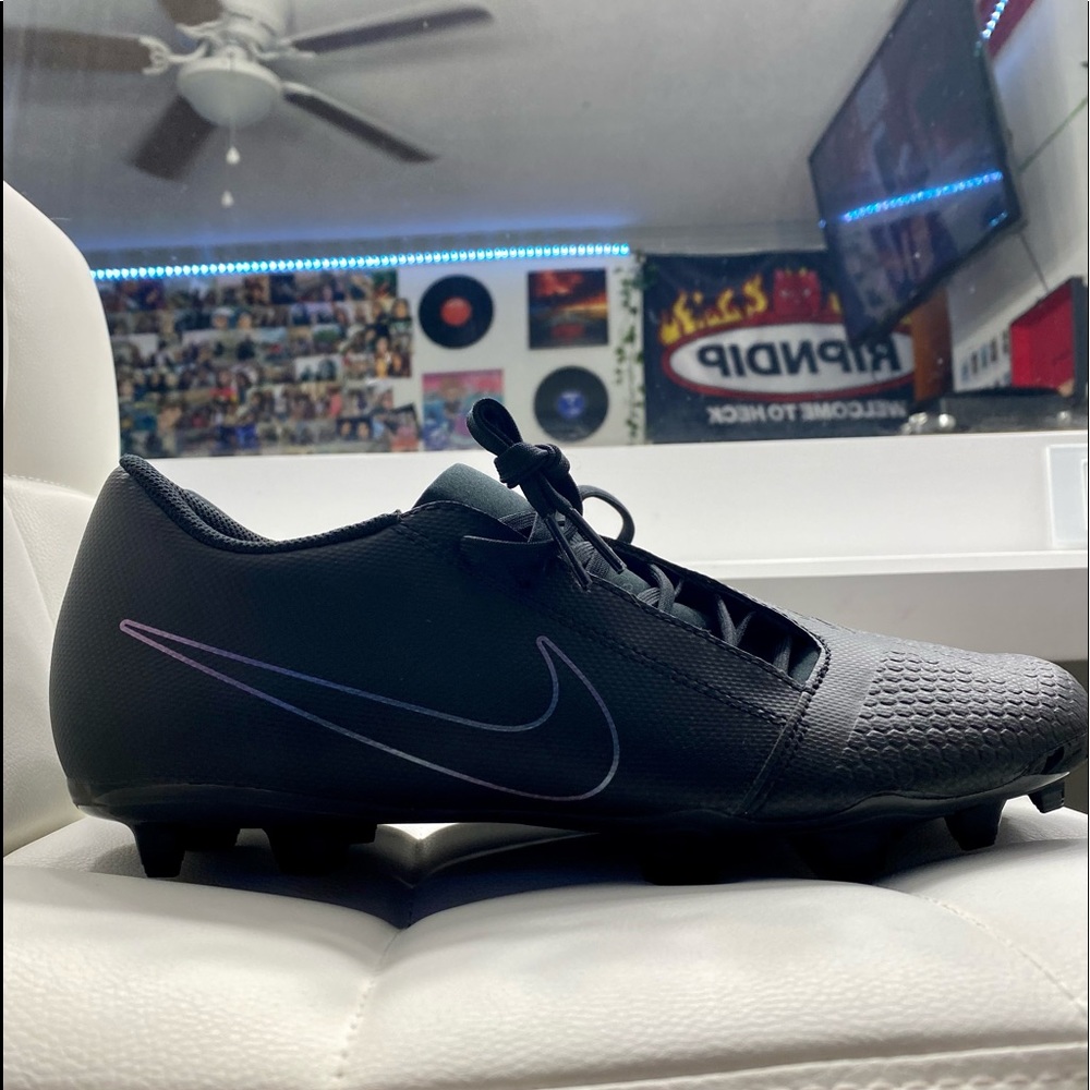 Nike phantom cleats
